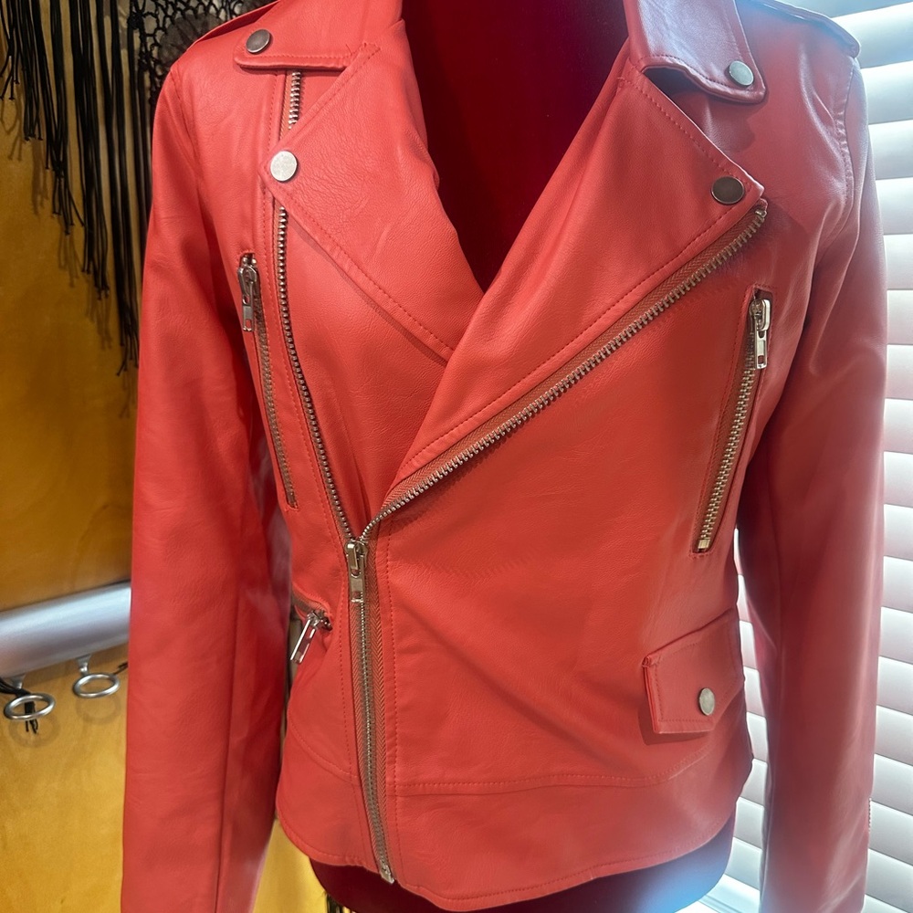 NWOT Women’s Faux leather biker jacket size small